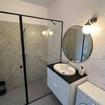 New 1 Bed Apartment With Balcony, Local Amenities Warszawa Eksteriør bilde