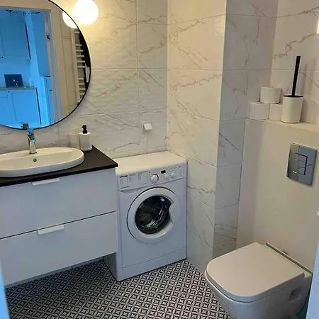 New 1 Bed Apartment With Balcony, Local Amenities Warszawa Eksteriør bilde