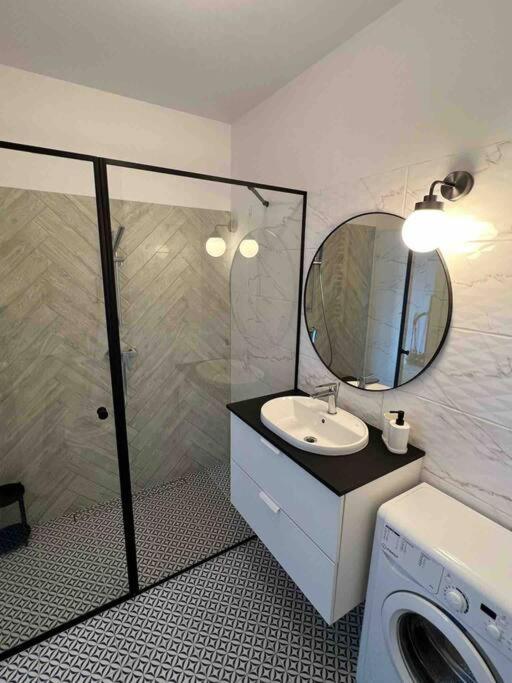 New 1 Bed With Balcony, Local Amenities * Warszawa