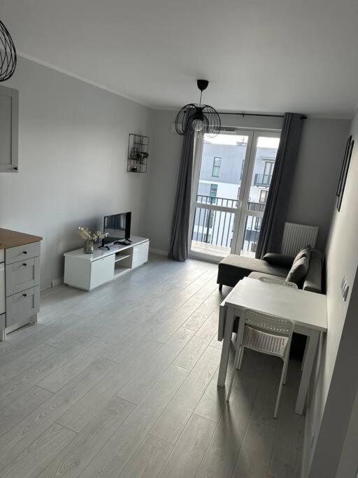 New 1 Bed With Balcony, Local Amenities Warszawa