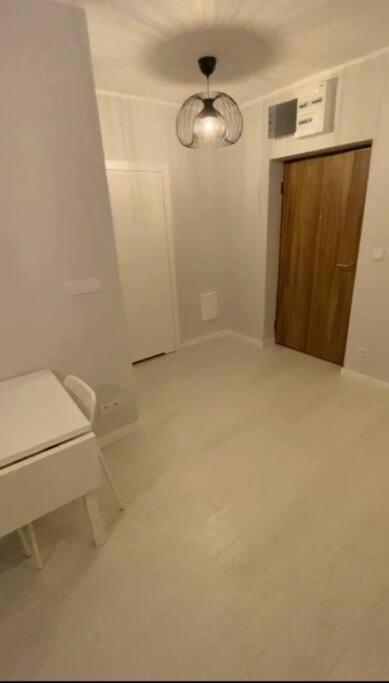 New 1 Bed With Balcony, Local Amenities Warszawa