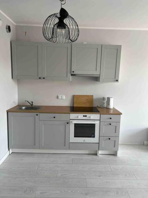 New 1 Bed With Balcony, Local Amenities Apartament Warszawa