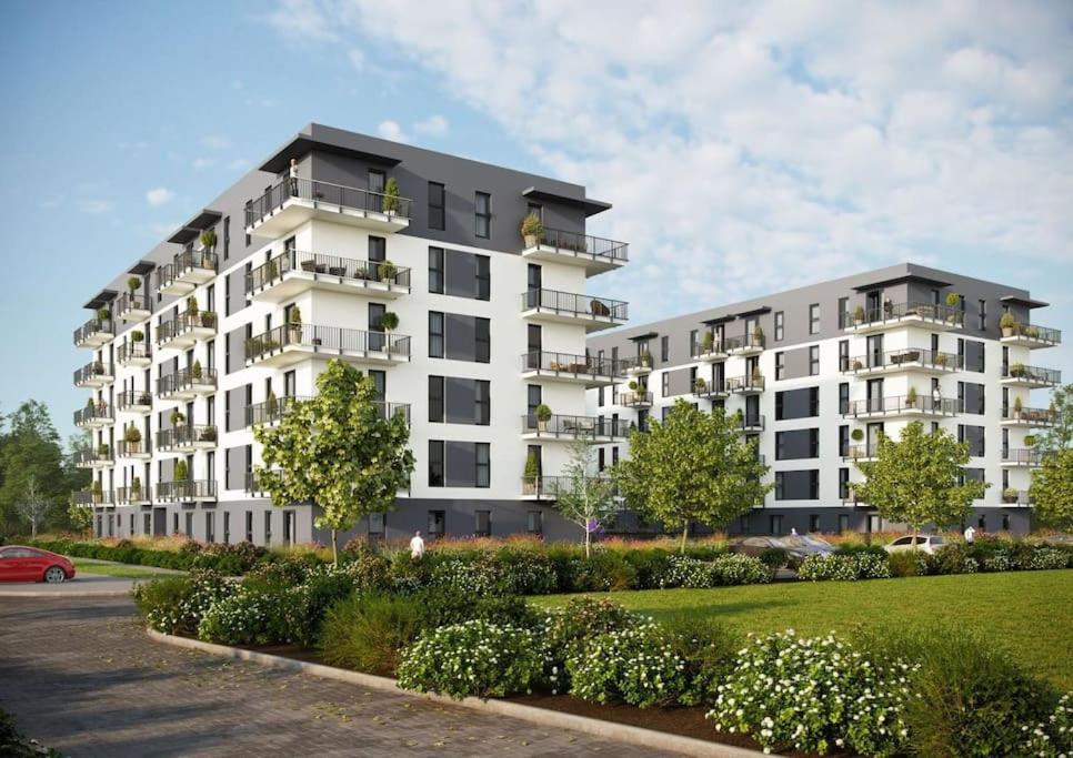 New 1 Bed With Balcony, Local Amenities Apartament